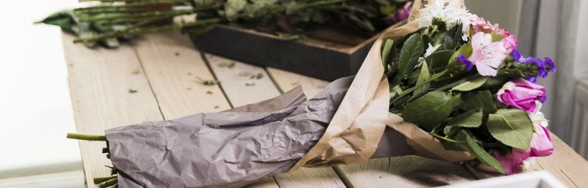 Hoe bloemen te verzenden en welke bloemendozen u moet gebruiken